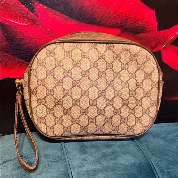 🔥🔥🔥SUPER SALE🔥🔥🔥Gucci Wristlet - Picture 2 of 13